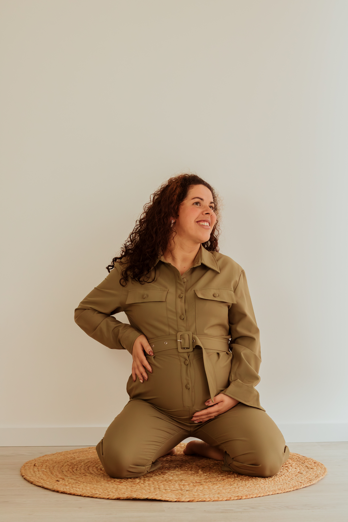 Sessão fotográfica grávida em estúdio 