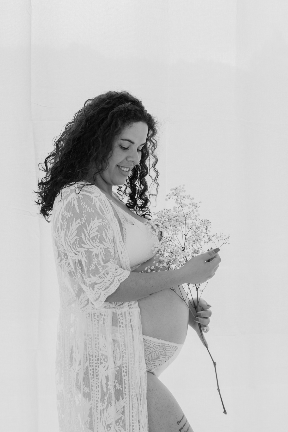 Sessão fotográfica grávida em estúdio 