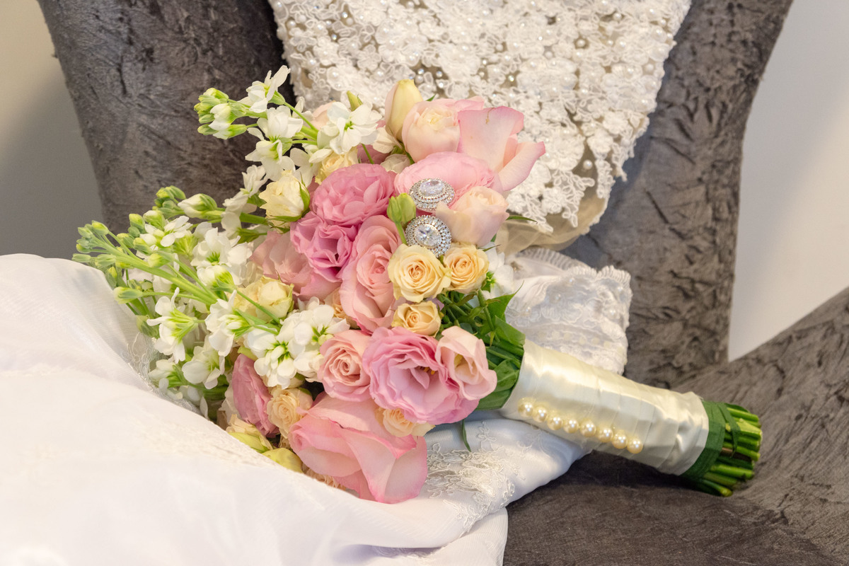 buquê de noiva flores rosas 