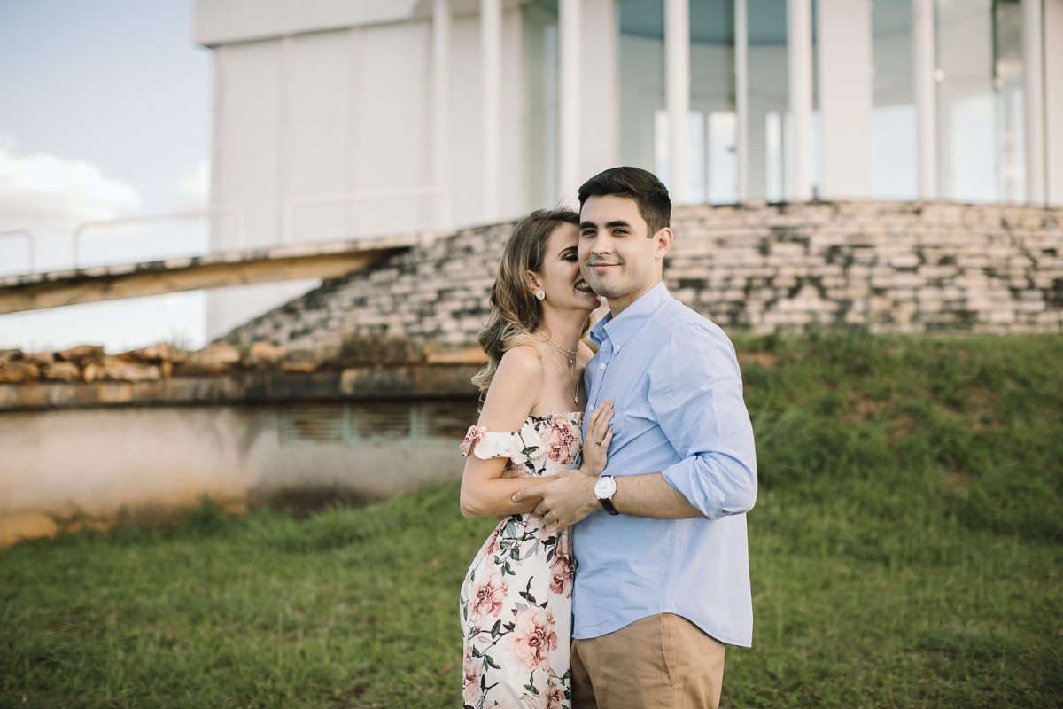 Ensaio romântico, casal apaixonado em meio a natureza, paraíso na terra, fotógrafo paulo victor lago