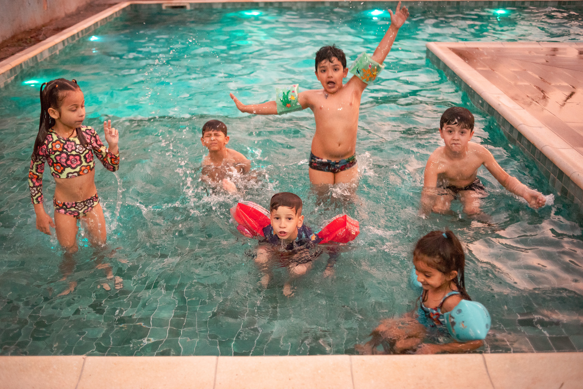 Foto de aniversário na piscina em Foz do Iguaçu 