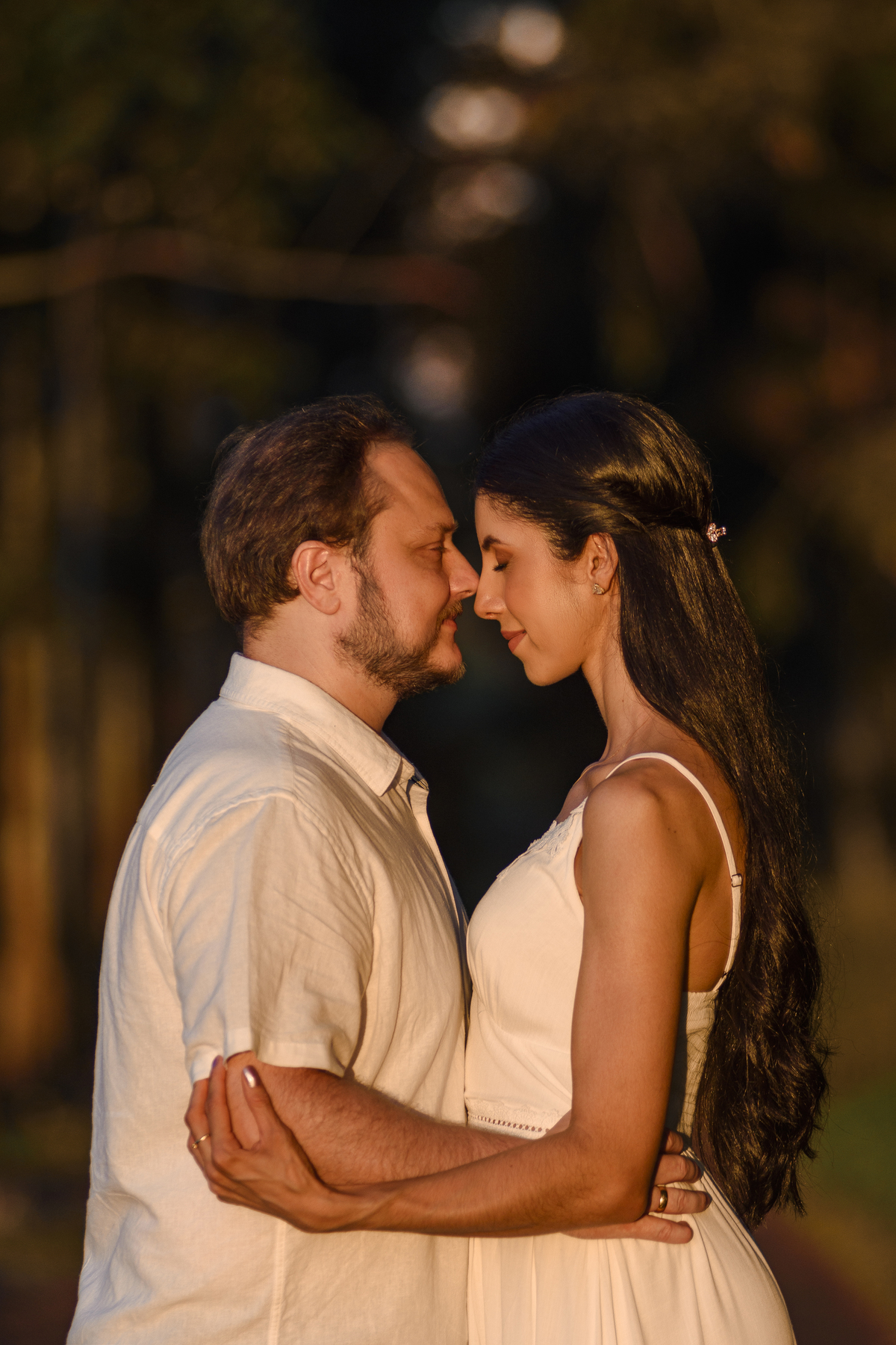 Ensaio pre casamento; pre wedding no por do sol em Foz do Iguaçu; fotógrafo Douglas Guimarães