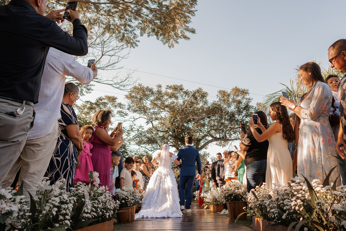 Foto de casamento ao ar livre