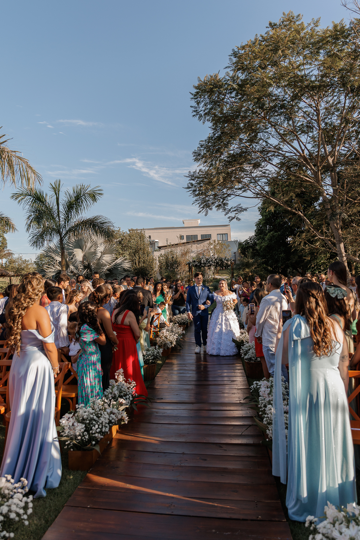 Foto de casamento ao ar livre