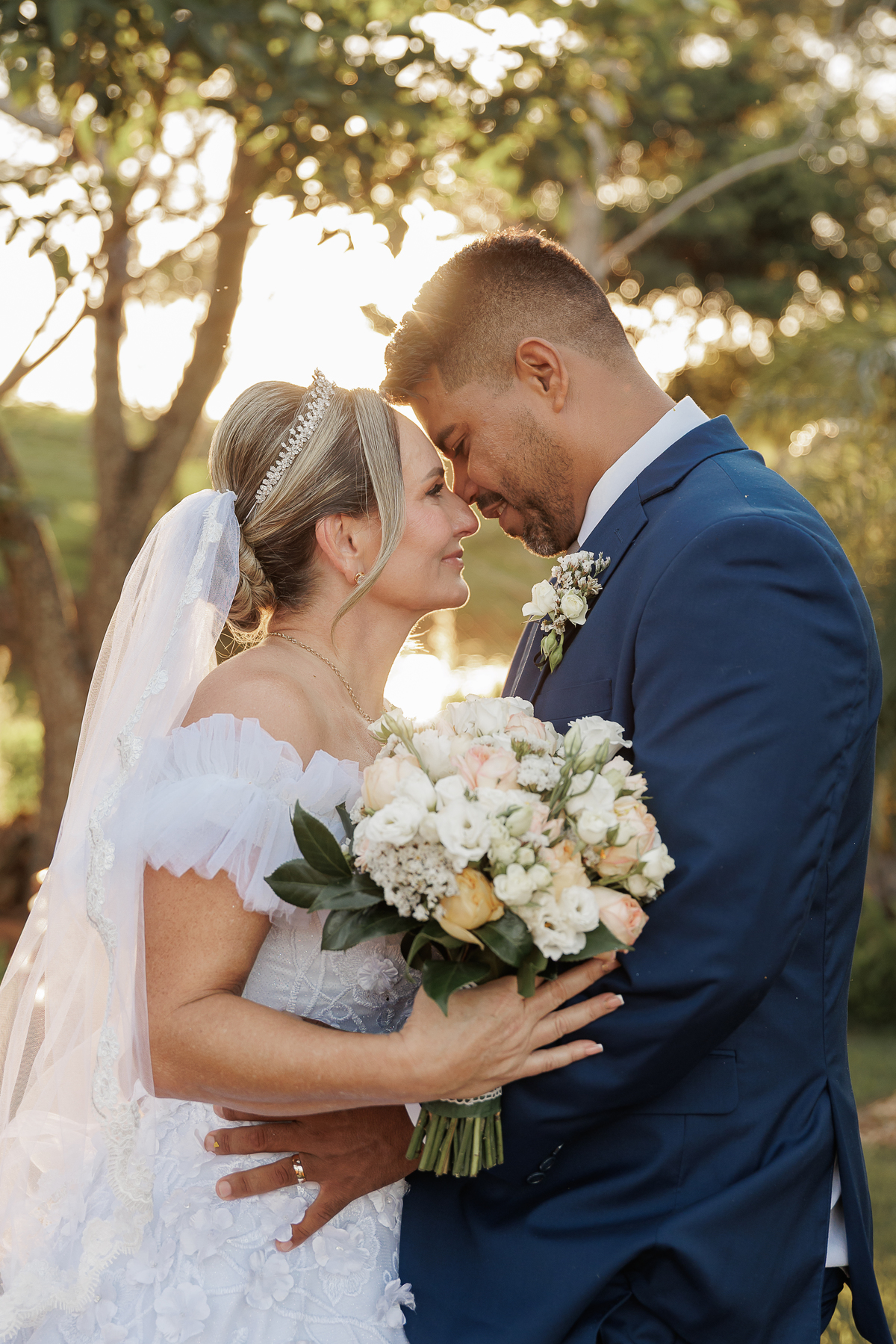 Foto de casamento ao ar livre