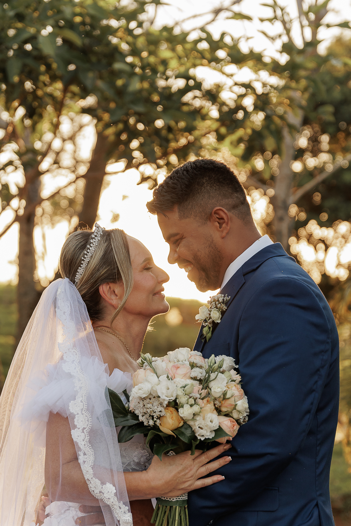 Foto de casamento ao ar livre