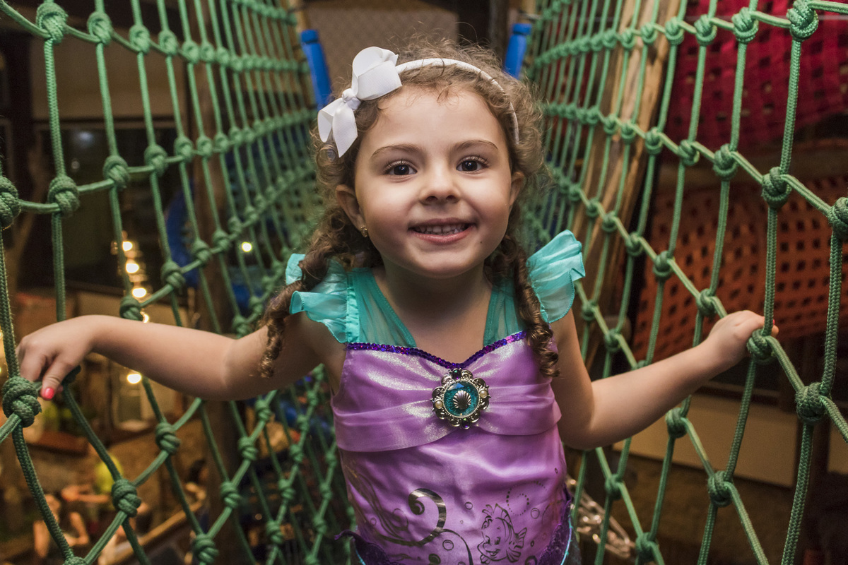 aniversariante se divertindo na festa no Espaço Ecomania no Rio de Janeiro