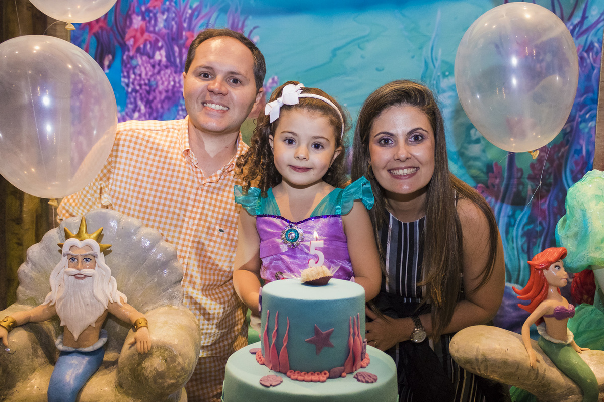 Fotografia da hora do parabéns na casa de festas Ecomania em Botafogo