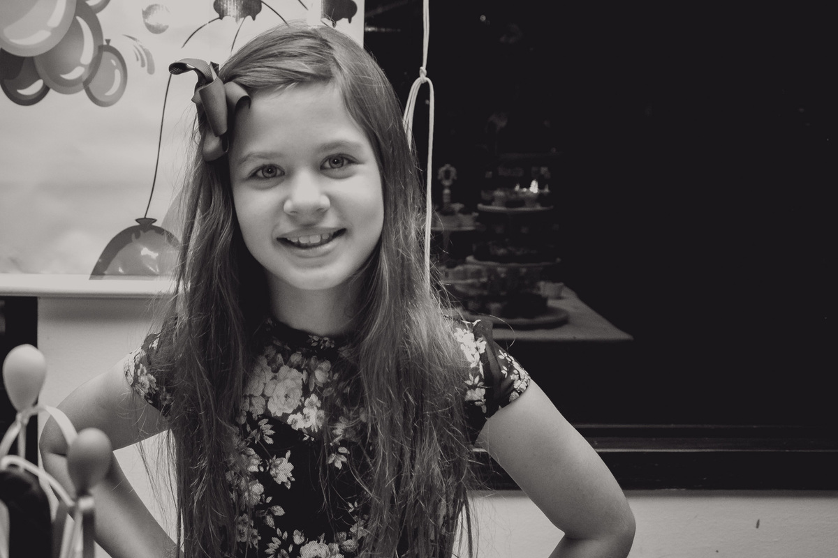 foto em preto e branco da aniversariante