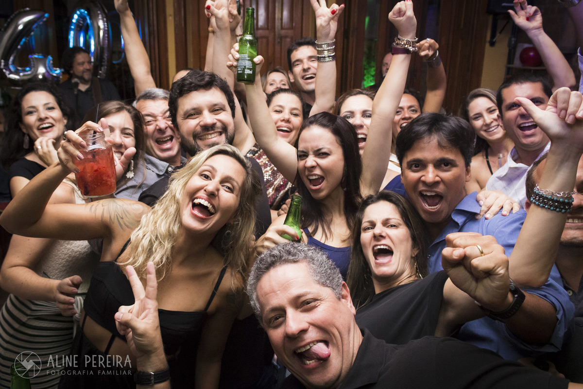 Aniversariante e amigos na festa de 40 anos