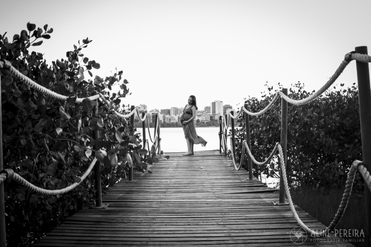 grávida posando no deck da Lagoa, Rio de Janeiro