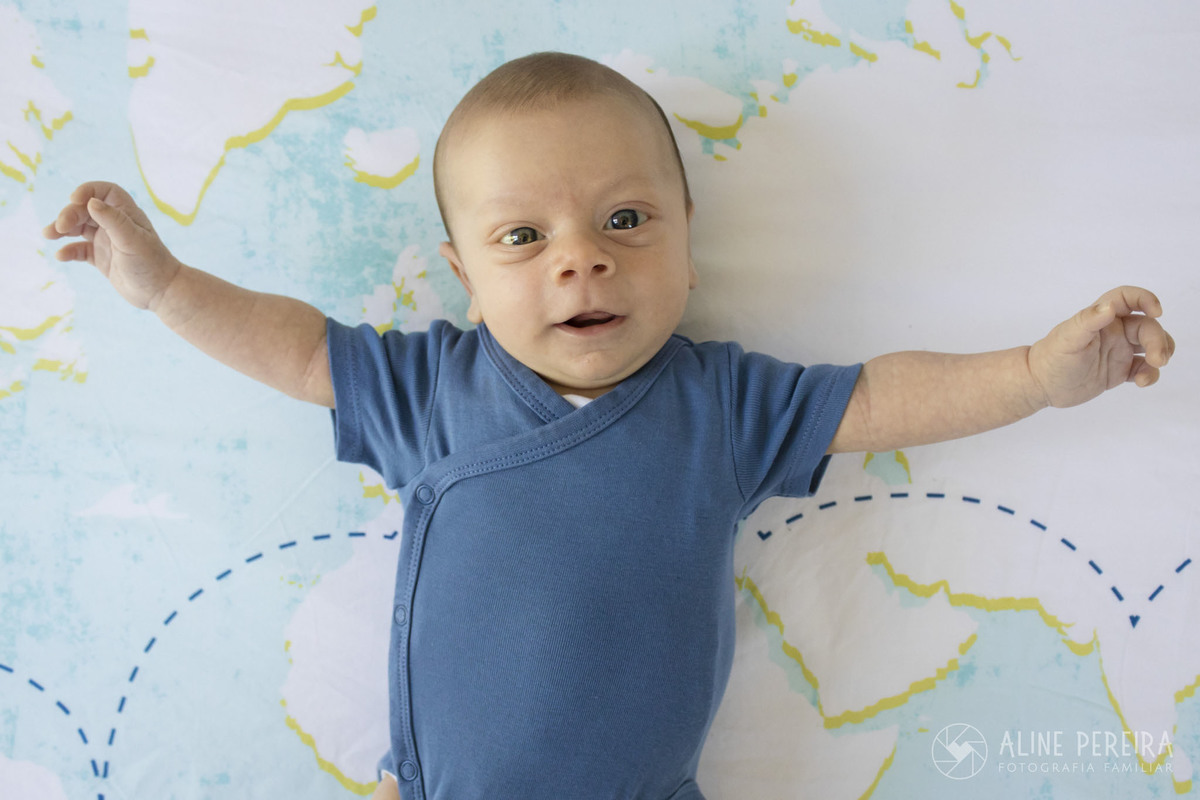 bebê com um mês
