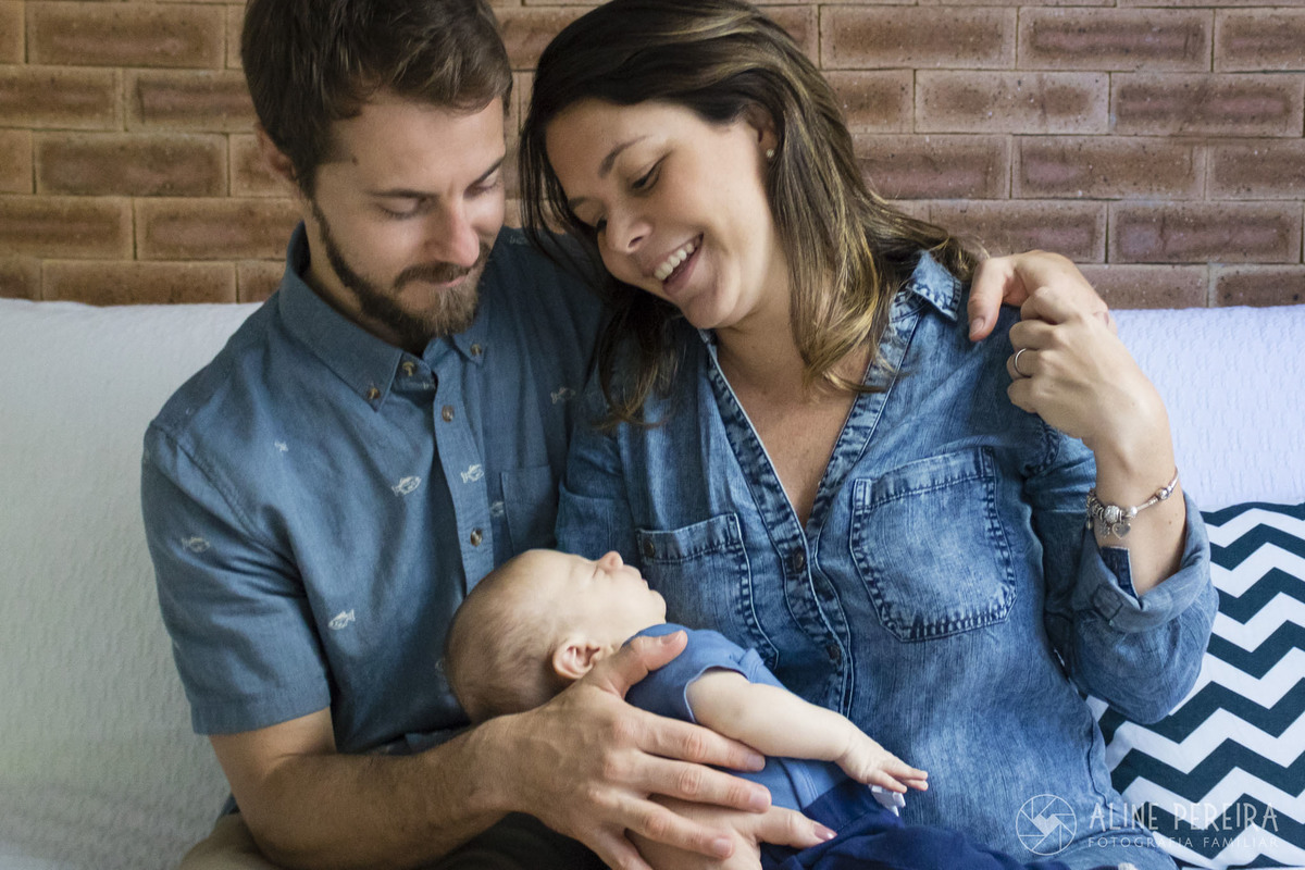 pai, mãe e bebê