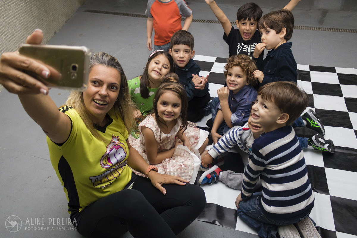 selfie das crianças na festa de aniversário