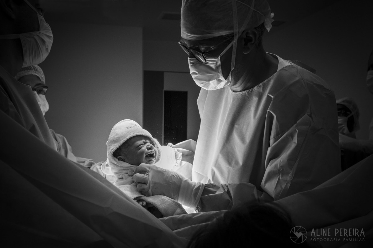 bebê nascendo na perinatal de laranjeiras