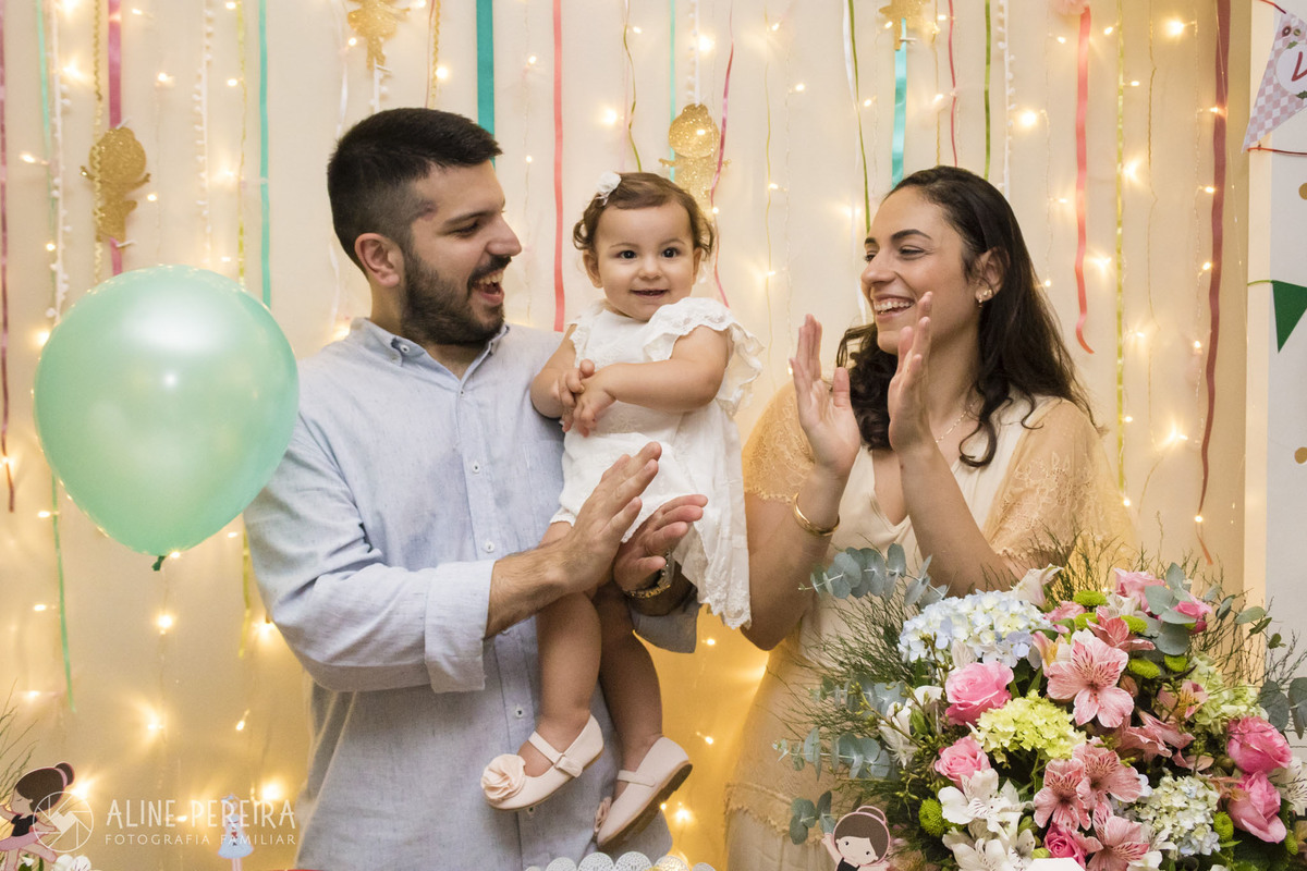 parabéns na mesa do bolo