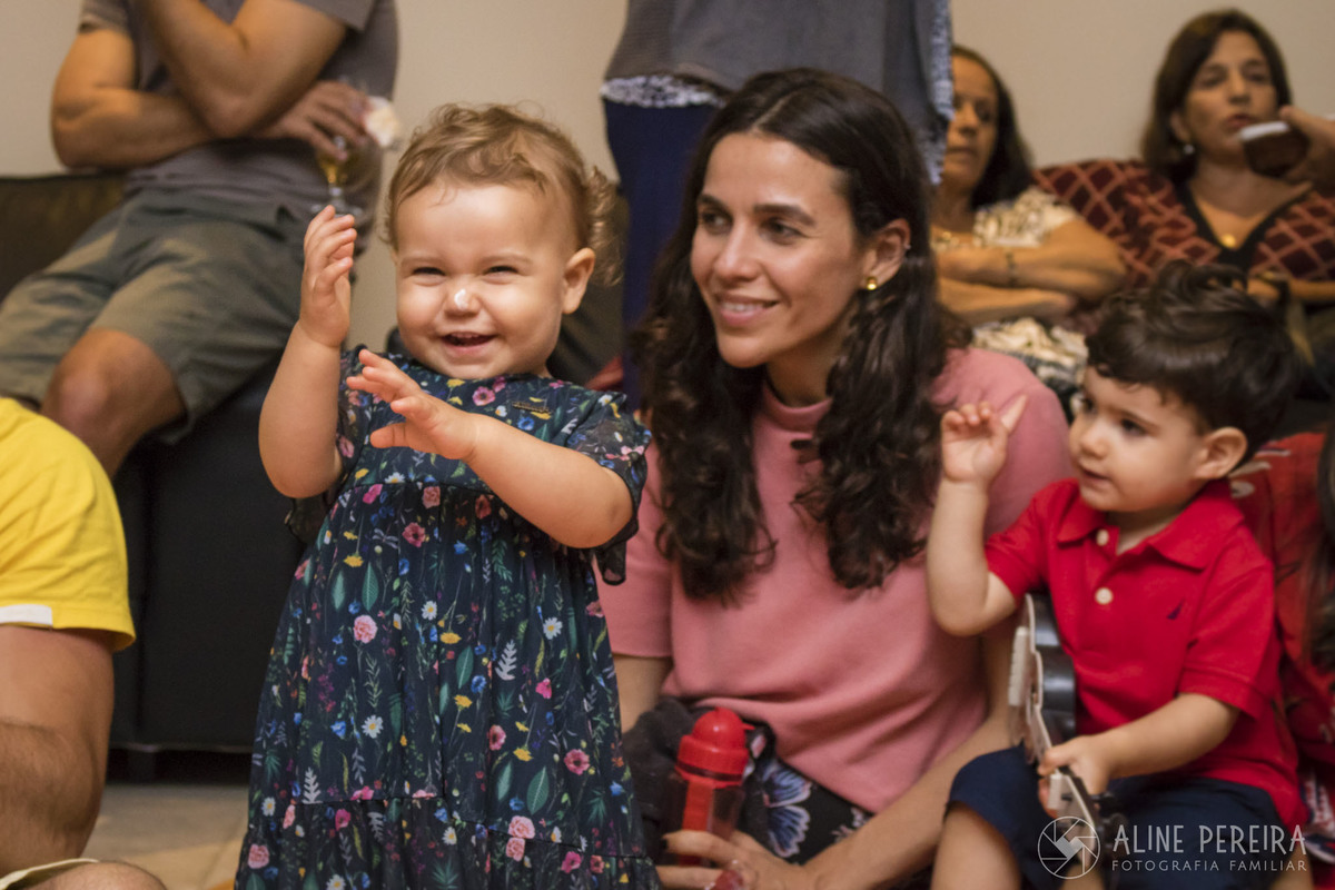 criança se divertindo na festa de aniversário
