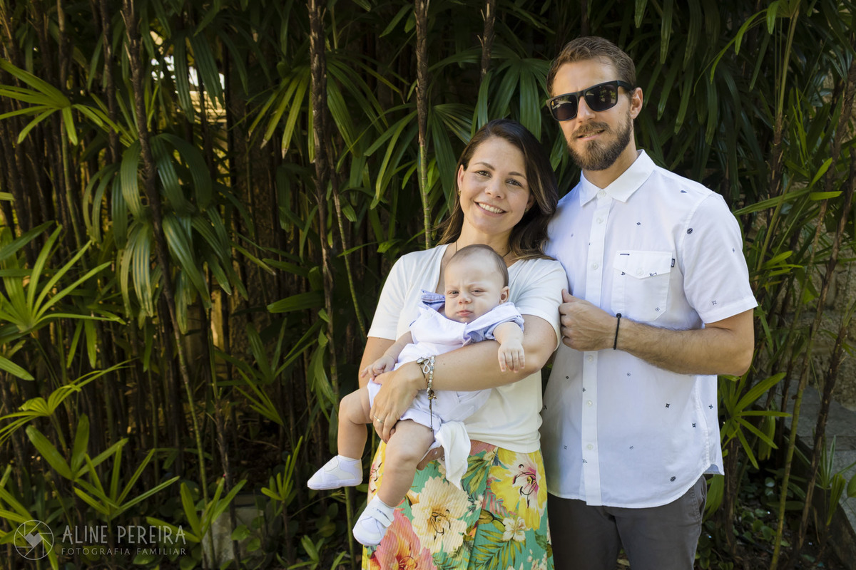 Família em frente a igreja