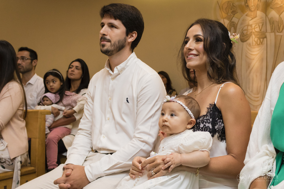 Familia no batizado na capela do colegio santo agostinho na paroquia santa monica leblon