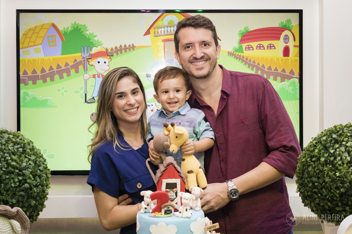 mesa do bolo com tema fazendinha na casa de festas animason do shopping leblon