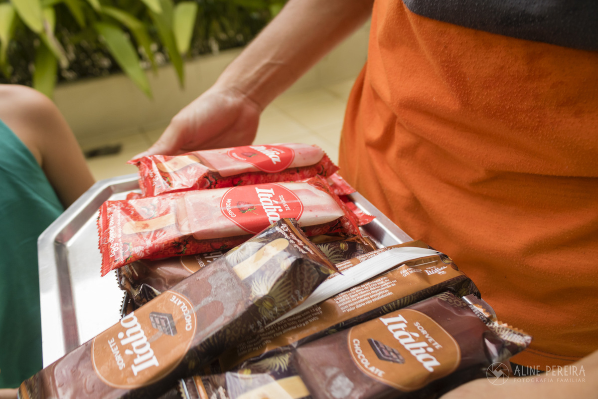 servindo picolé itália