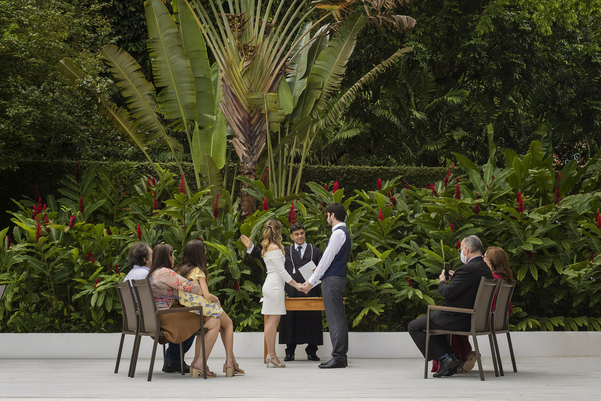 casamento civil realizado no jardim