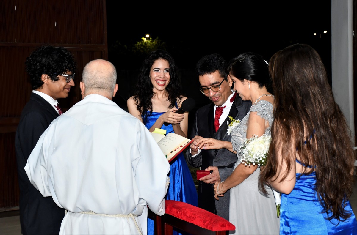 BODAS DE PLATA - 25 AÑOS
William y Luz Dary - 18 Septiembre 2021