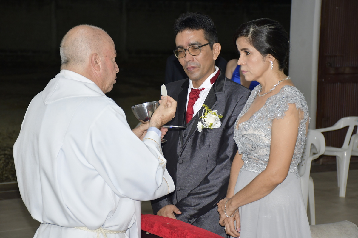 BODAS DE PLATA - 25 AÑOS
William y Luz Dary - 18 Septiembre 2021