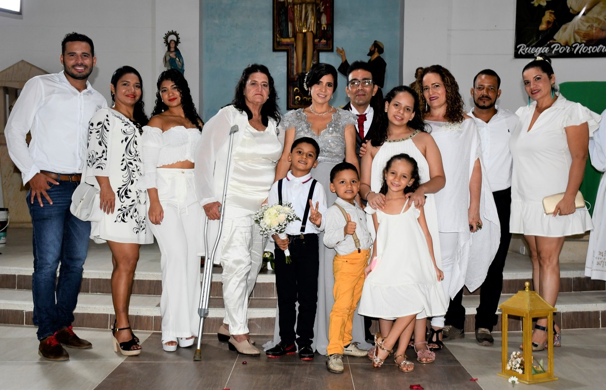 BODAS DE PLATA - 25 AÑOS
William y Luz Dary - 18 Septiembre 2021