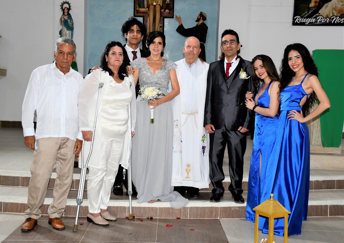 BODAS DE PLATA - 25 AÑOS
William y Luz Dary - 18 Septiembre 2021