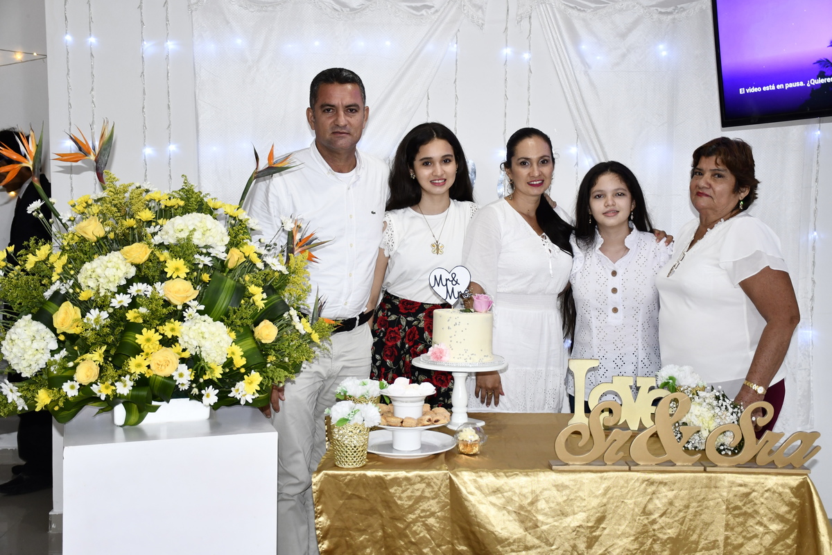 BODAS DE PLATA - 25 AÑOS
William y Luz Dary - 18 Septiembre 2021