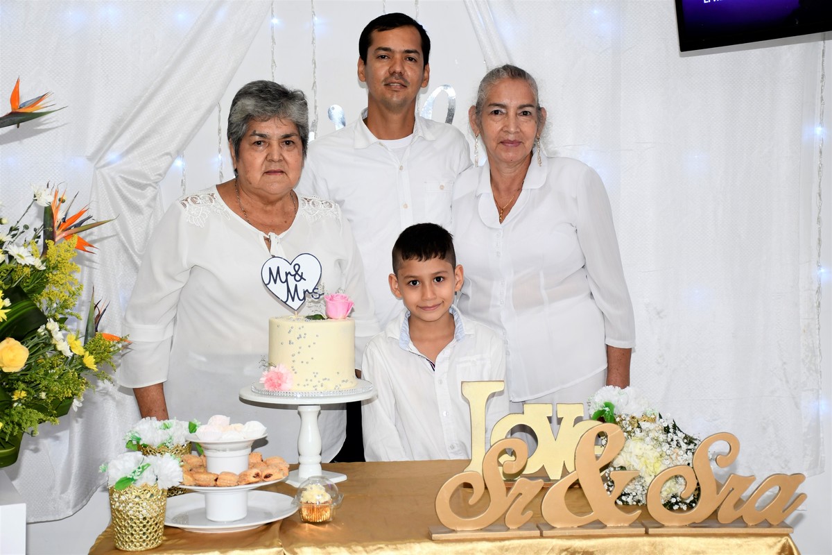 BODAS DE PLATA - 25 AÑOS
William y Luz Dary - 18 Septiembre 2021