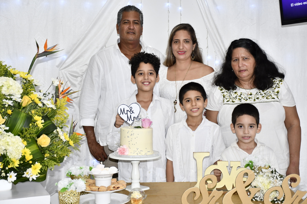 BODAS DE PLATA - 25 AÑOS
William y Luz Dary - 18 Septiembre 2021