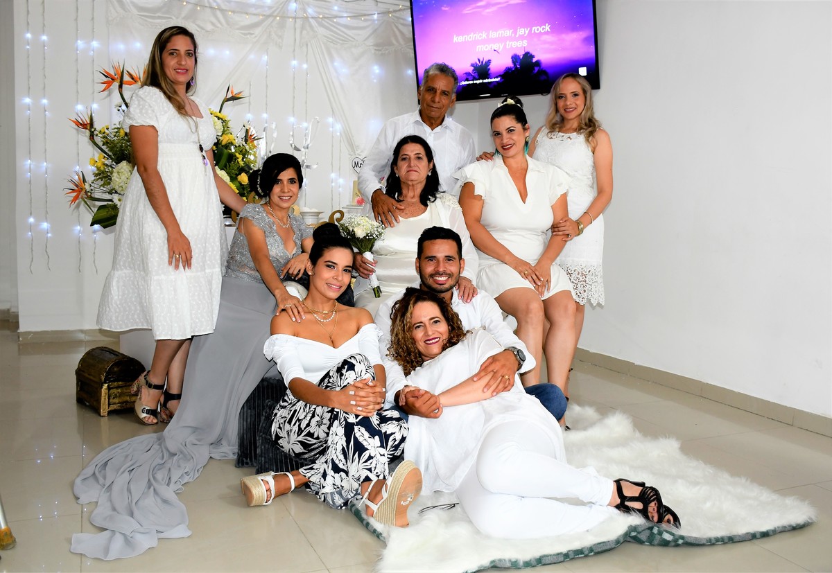 BODAS DE PLATA - 25 AÑOS
William y Luz Dary - 18 Septiembre 2021