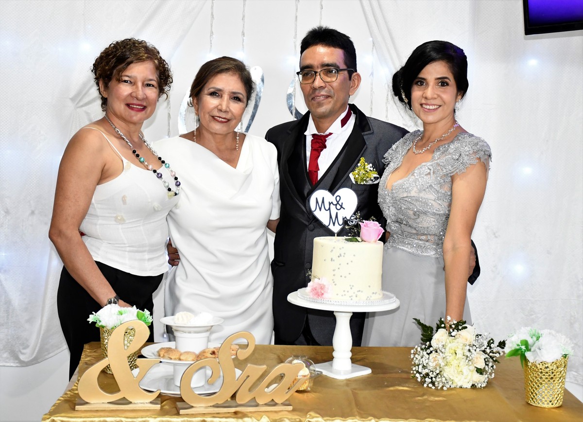 BODAS DE PLATA - 25 AÑOS
William y Luz Dary - 18 Septiembre 2021