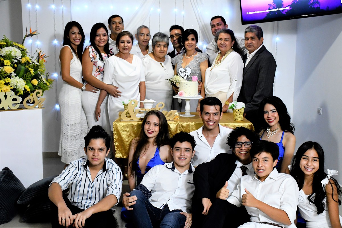 BODAS DE PLATA - 25 AÑOS
William y Luz Dary - 18 Septiembre 2021
