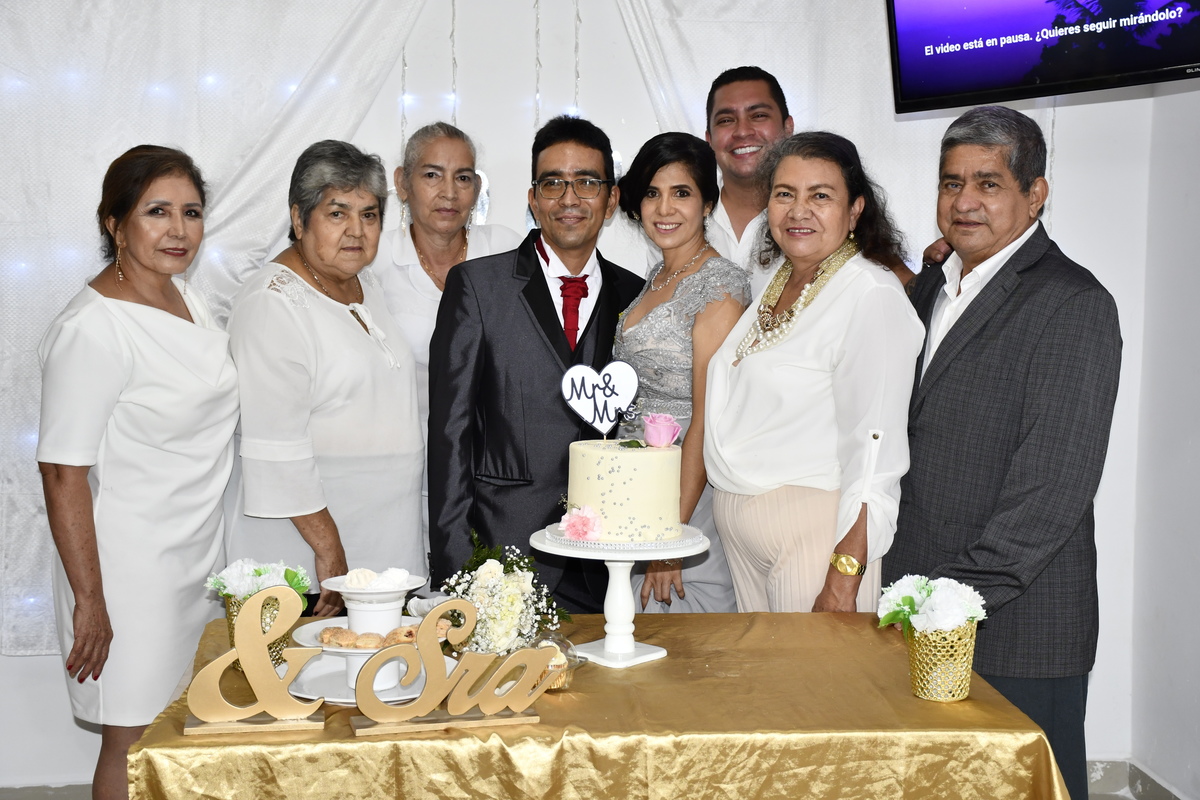 BODAS DE PLATA - 25 AÑOS
William y Luz Dary - 18 Septiembre 2021