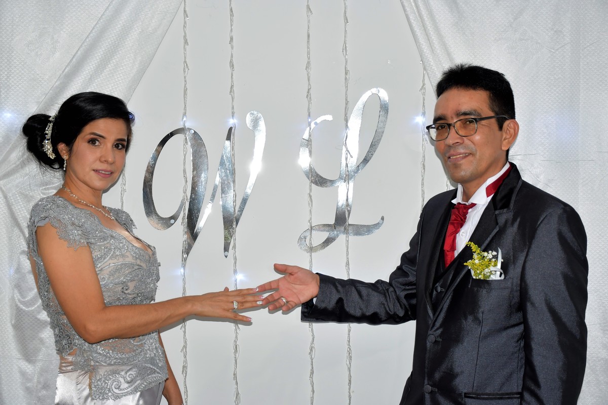 BODAS DE PLATA - 25 AÑOS
William y Luz Dary - 18 Septiembre 2021