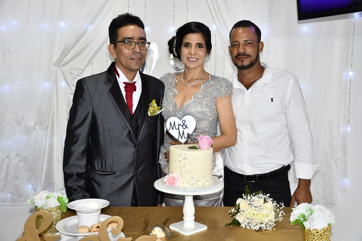 BODAS DE PLATA - 25 AÑOS
William y Luz Dary - 18 Septiembre 2021