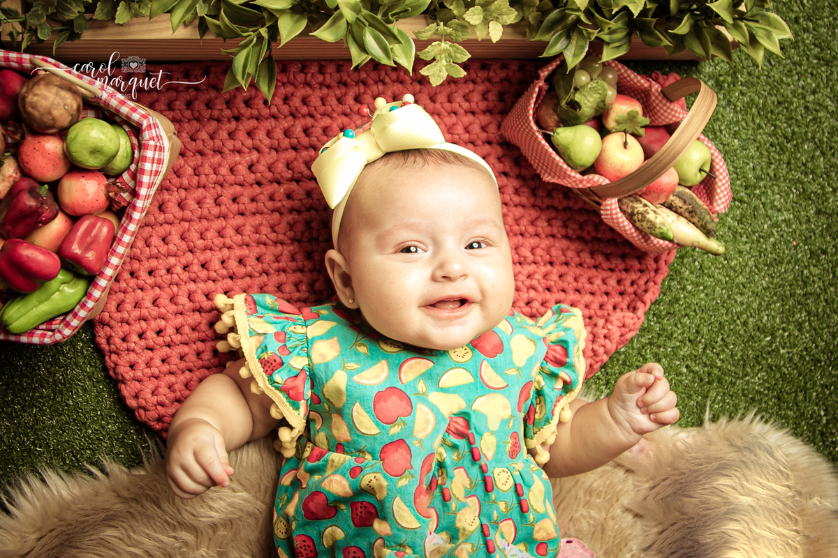acompanhamento trimestral mensal frutas sítio da vovó flor floresta jardim princesa irmãos irmã irmão família ensaio fotográfico retrato fotografia Niterói Rio de Janeiro Itaipu Região Oceânica