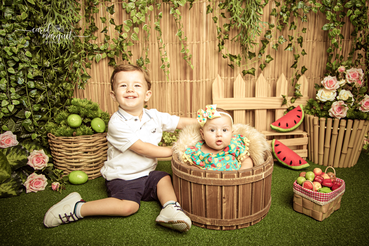 acompanhamento trimestral mensal frutas sítio da vovó flor floresta jardim princesa irmãos irmã irmão família ensaio fotográfico retrato fotografia Niterói Rio de Janeiro Itaipu Região Oceânica