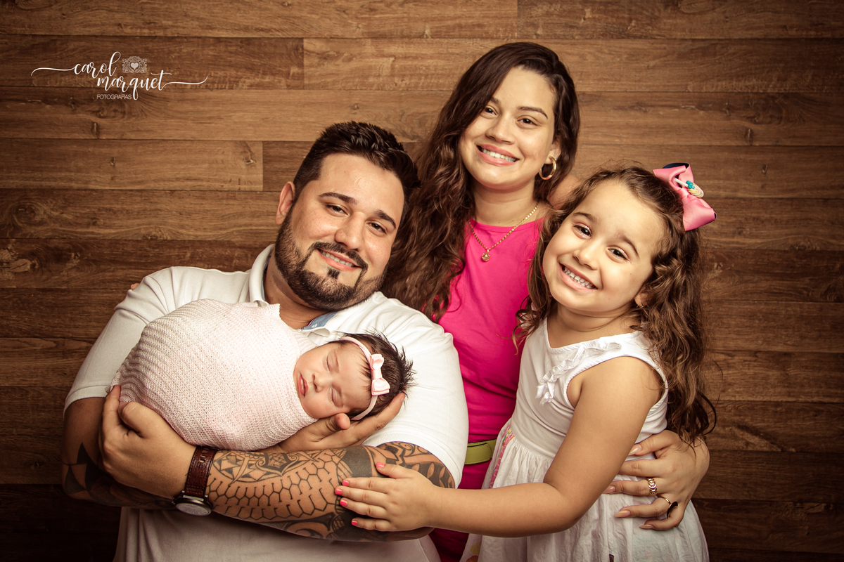 newborn recém nascido bebê neném fotografia retrato ensaio fotográfico princesa doces flores jardim família irmã Niterói Rio de Janeiro Itaipu Região Oceânica