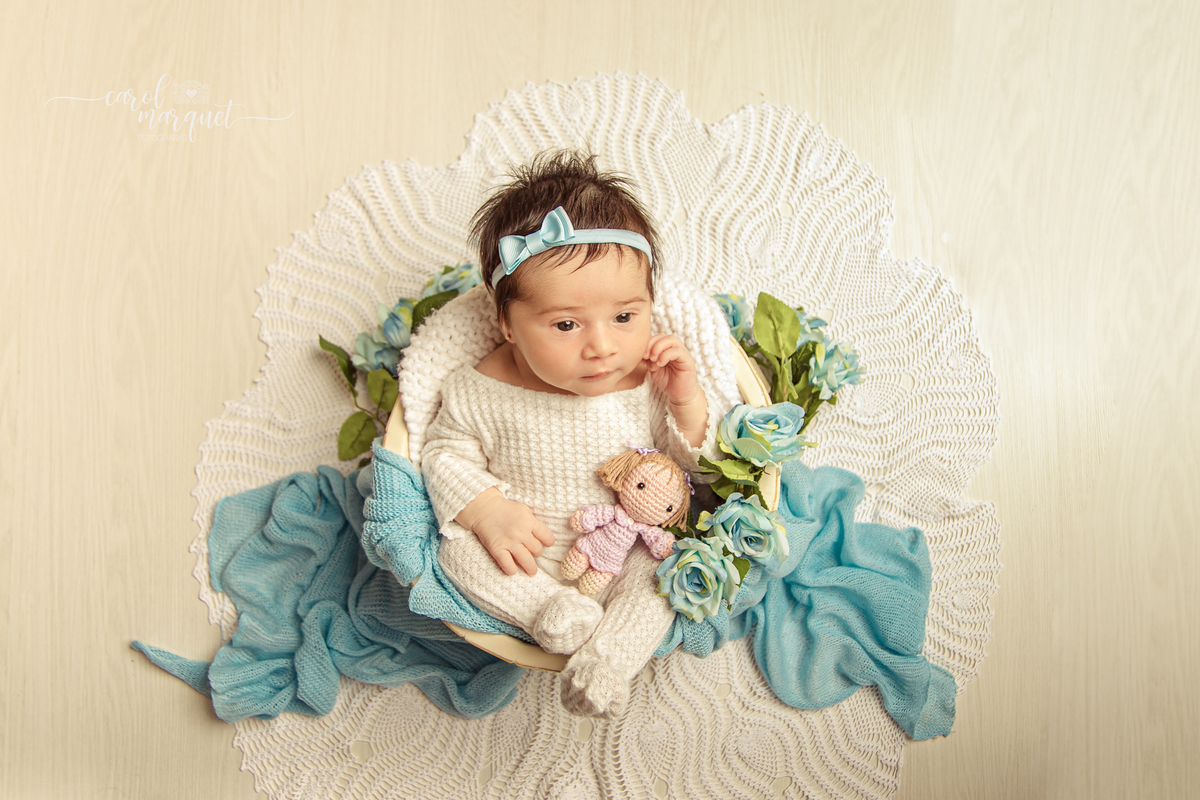 newborn recém nascido bebê neném fotografia retrato ensaio fotográfico princesa doces flores jardim família irmã Niterói Rio de Janeiro Itaipu Região Oceânica