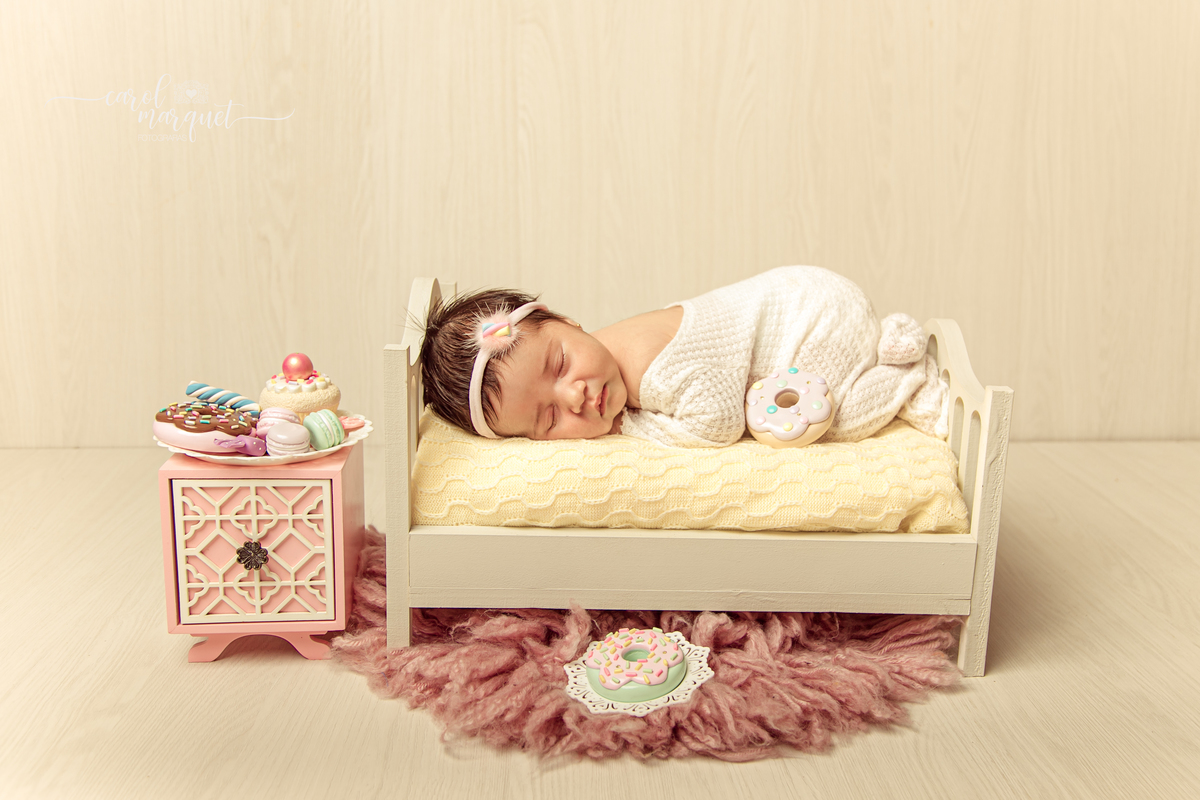 newborn recém nascido bebê neném fotografia retrato ensaio fotográfico princesa doces flores jardim família irmã Niterói Rio de Janeiro Itaipu Região Oceânica