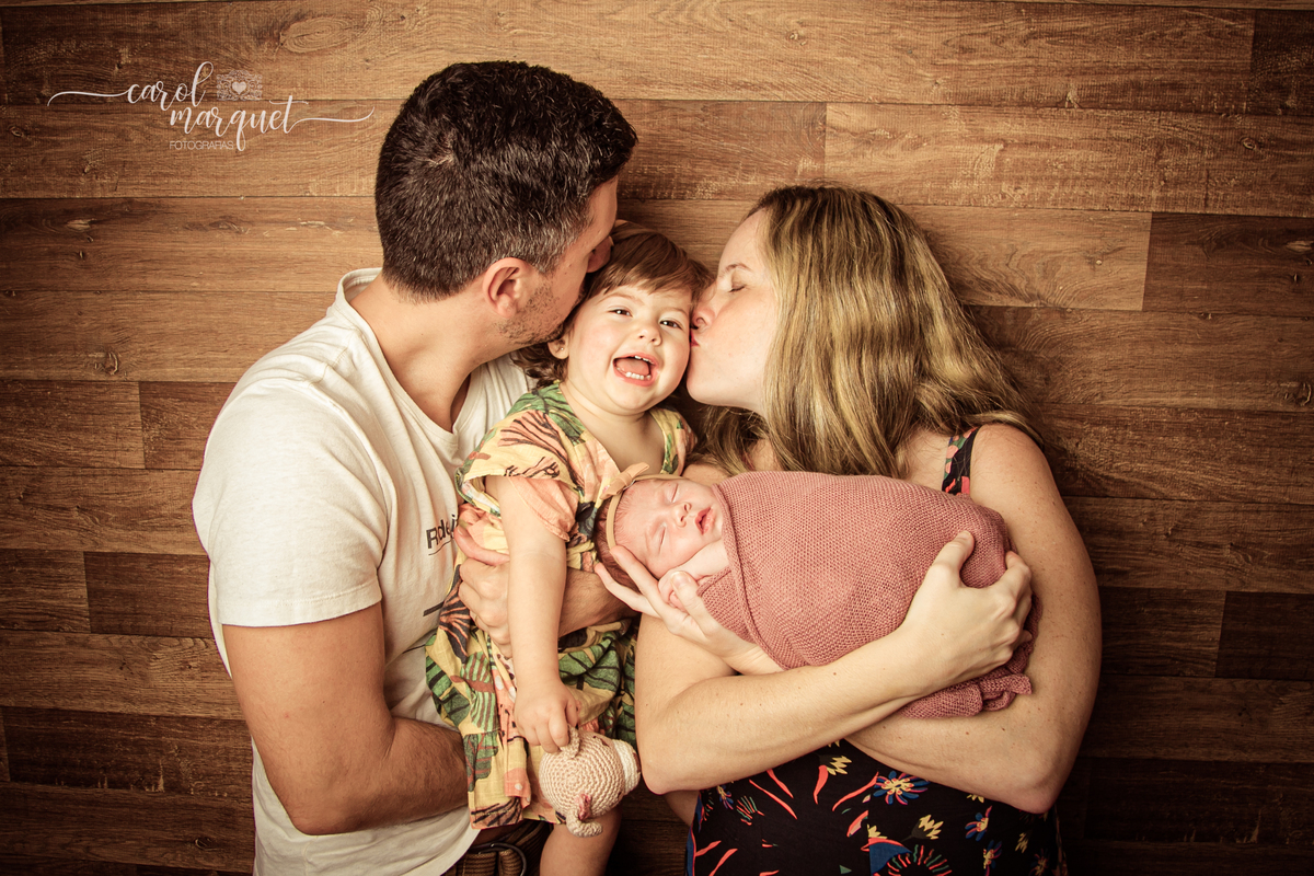 newborn recém nascido bebê princesa Alice no País das Maravilhas flores floresta girassol amigurumi romântico retrô família retrato ensaio fotográfico fotografia Niterói Itaipu Região Oceânica Rio de Janeiro
