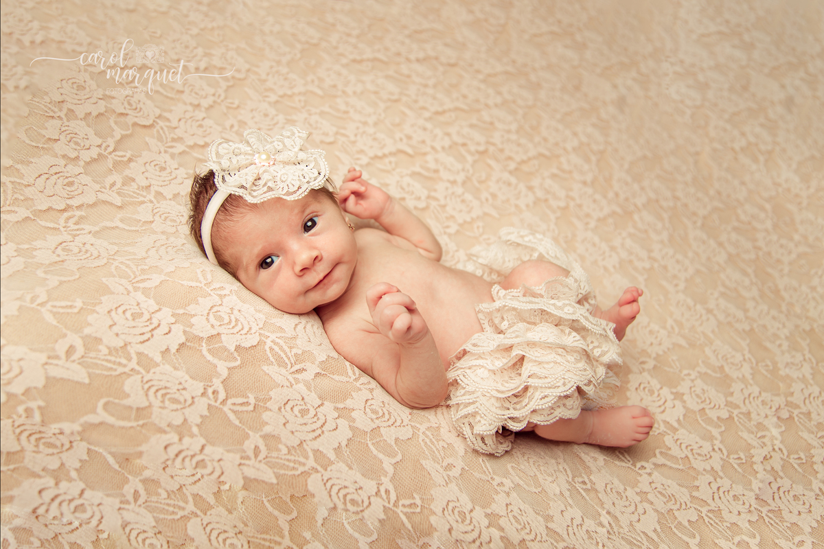 newborn recém nascido bebê princesa Alice no País das Maravilhas flores floresta girassol amigurumi romântico retrô família retrato ensaio fotográfico fotografia Niterói Itaipu Região Oceânica Rio de Janeiro