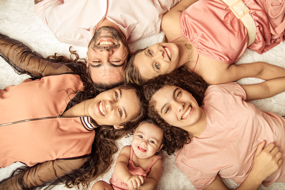 acompanhamento trimestral bebê neném recém nascido mensal princesa família gêmeas Niterói Itaipu Região Oceânica Rio de Janeiro fotografia ensaio fotográfico rústico romântico flores jardim floresta montessoriana