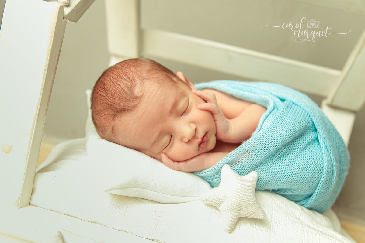 newborn recém nascido fotografia retrato foto ensaio fotográfico irmãos autismo autista bebê neném dupla família Niterói Rio de Janeiro domicílio vime rústico croche montessoriana