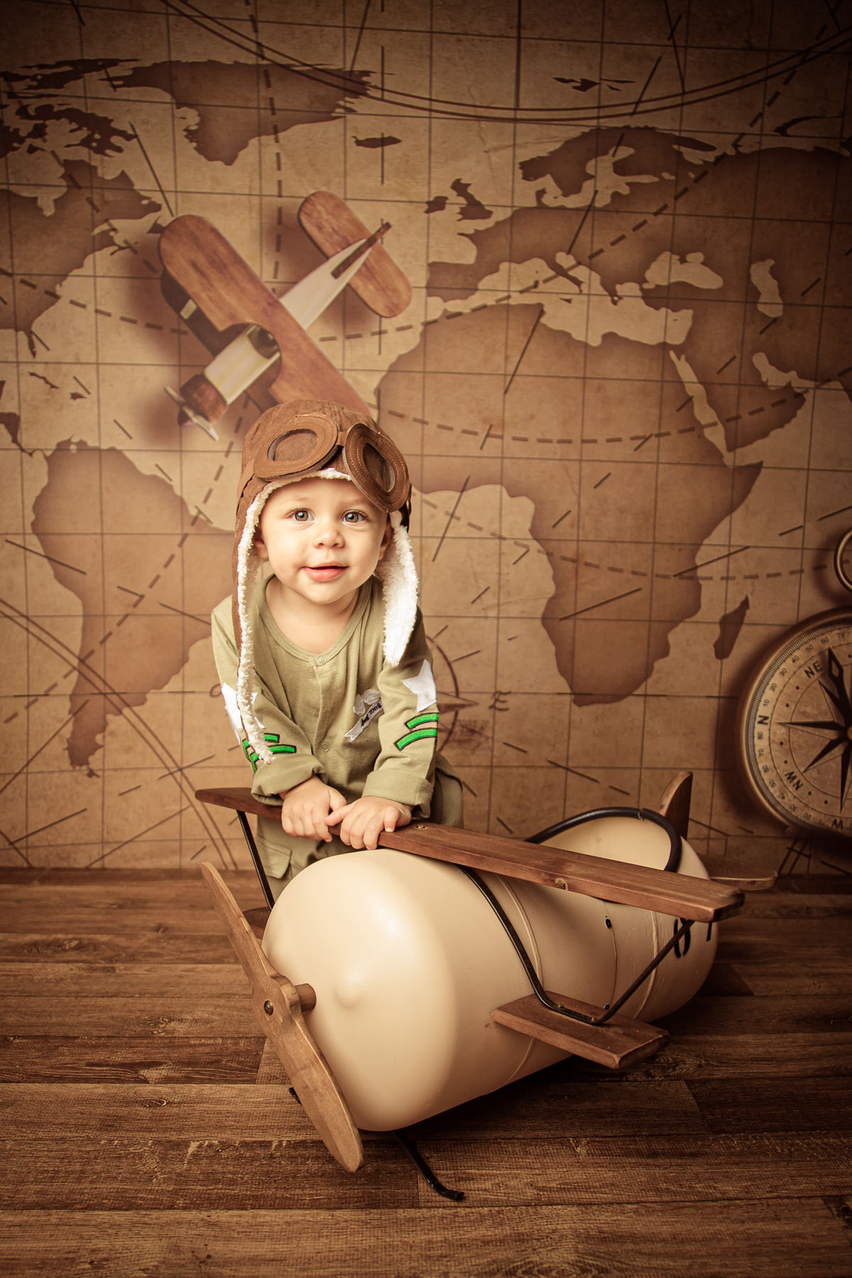 acompanhamento trimestral mensal infantil bebê 1 ano 9 meses aviador fotografia retrato avião Itaipu Região Oceânica Niterói Rio de Janeiro família