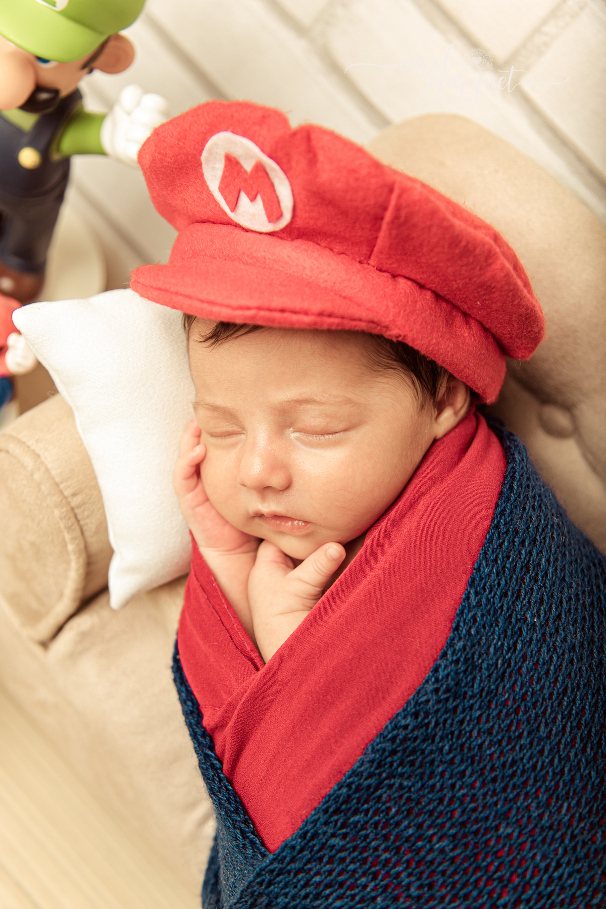 newborn recém nascido fotografia retrato família bebê Niterói Rio de Janeiro Itaipu Região Oceânica amigurumi Mário Bros super mario TI apple starbucks nerd praia mar marinheiro